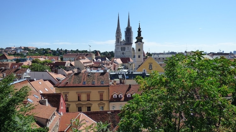 Uitzicht op kathedraal van Zagreb