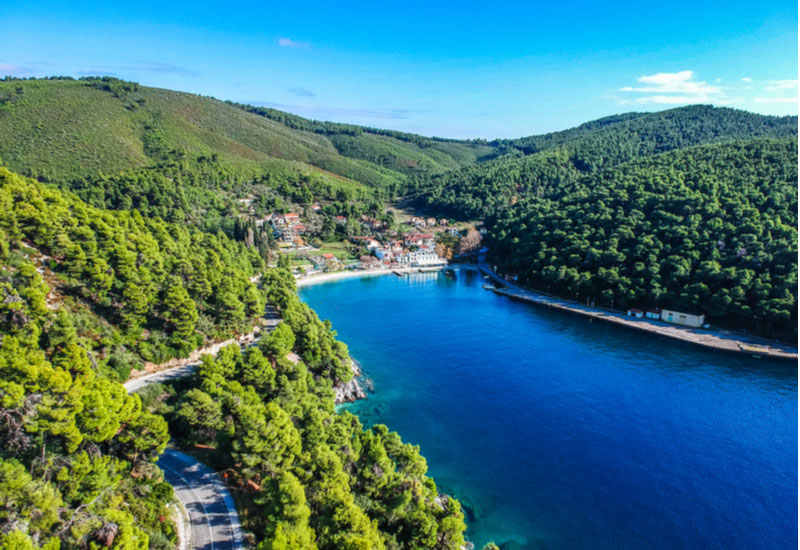 Traditioneel vissersdorpje Agnontas op Skopelos