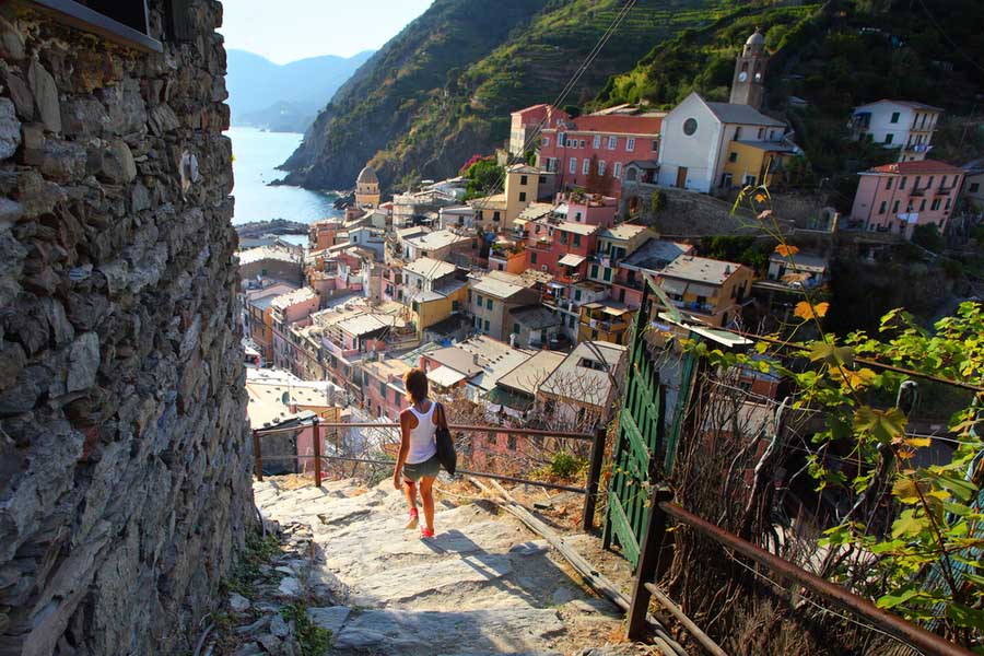 Afdalende trap richting Vernazza