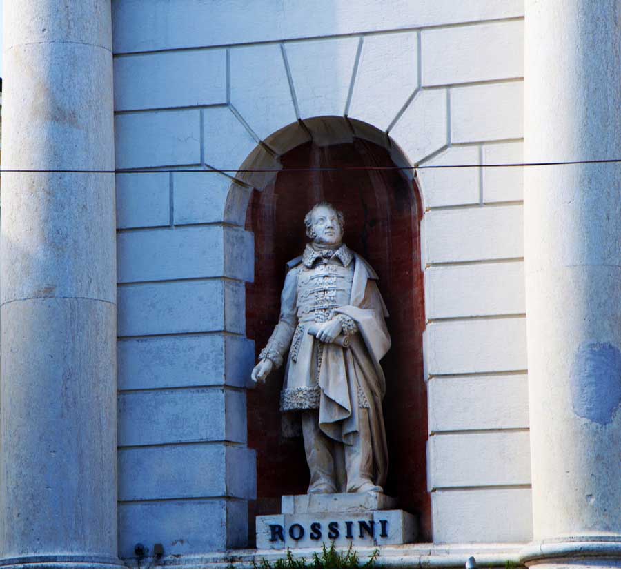 Standbeeld van Gioacchino Rossini
