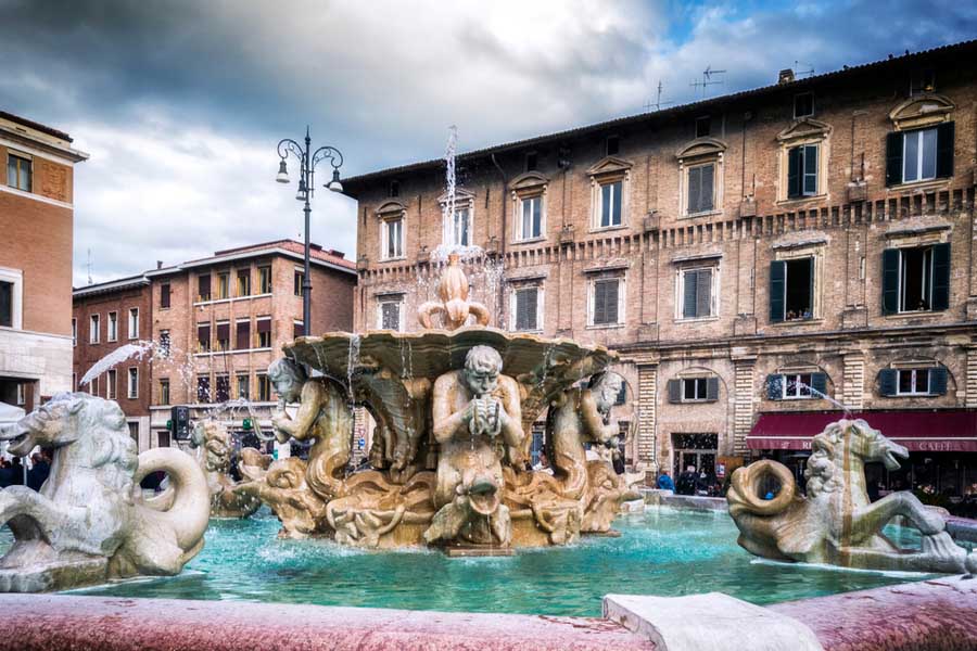 Fontein op Piazza del Popolo