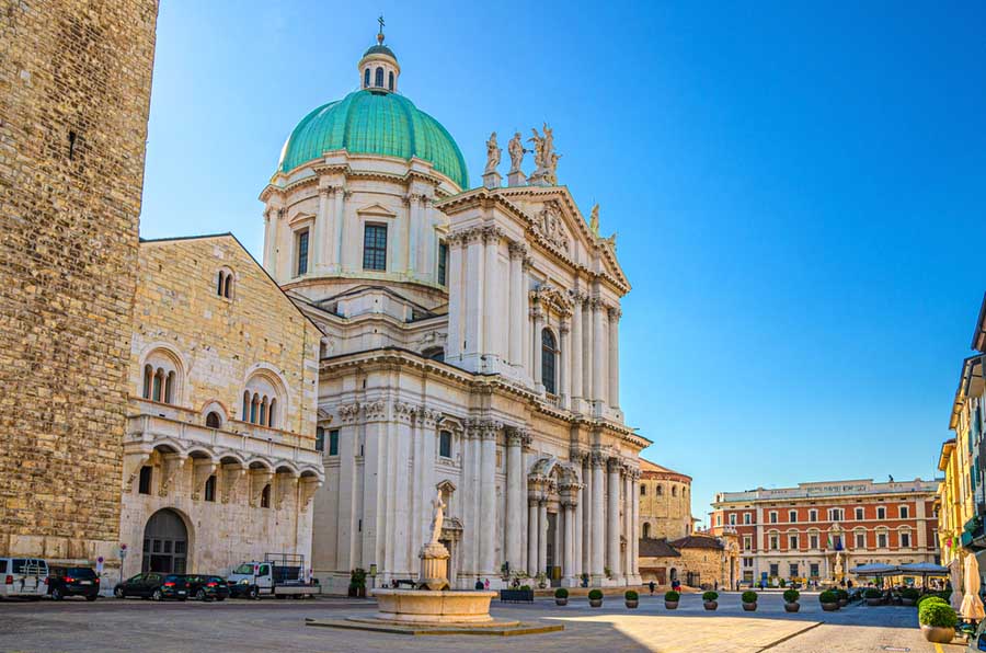 Piazza del Duomo met de Dom van Brescia