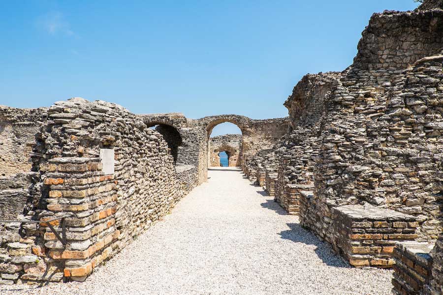 Overblijfselen van de Romeinse villa bij Grotten Catullus