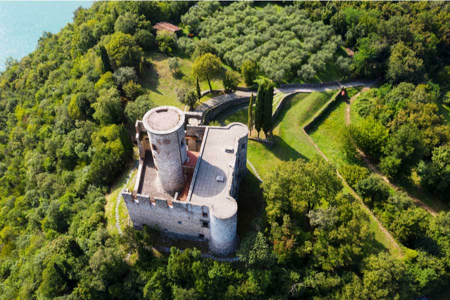 Bovenaanzicht van het Castello Oldofredi kasteel