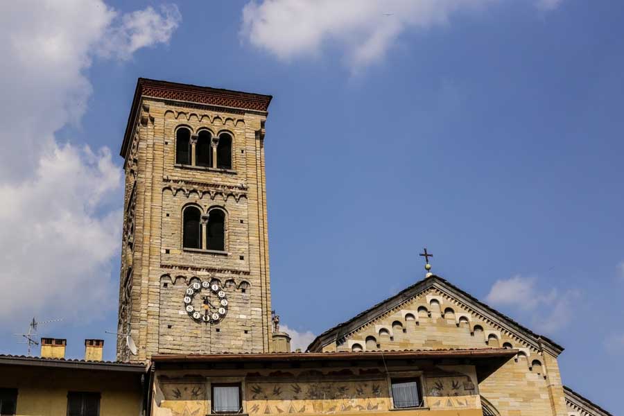 Klokkentoren van Basilica di San Fedele in Como