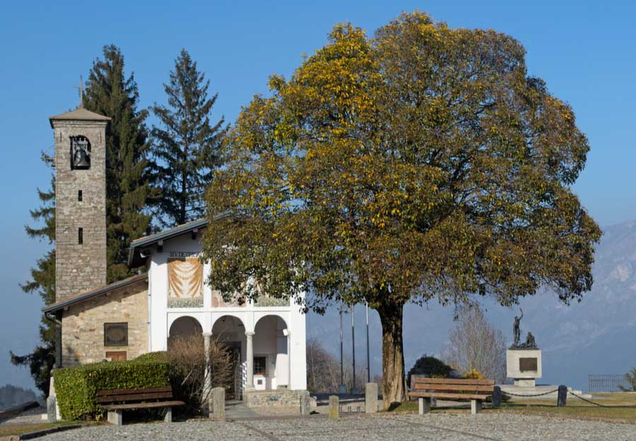 Madonna del Ghisallo kerk met het monument