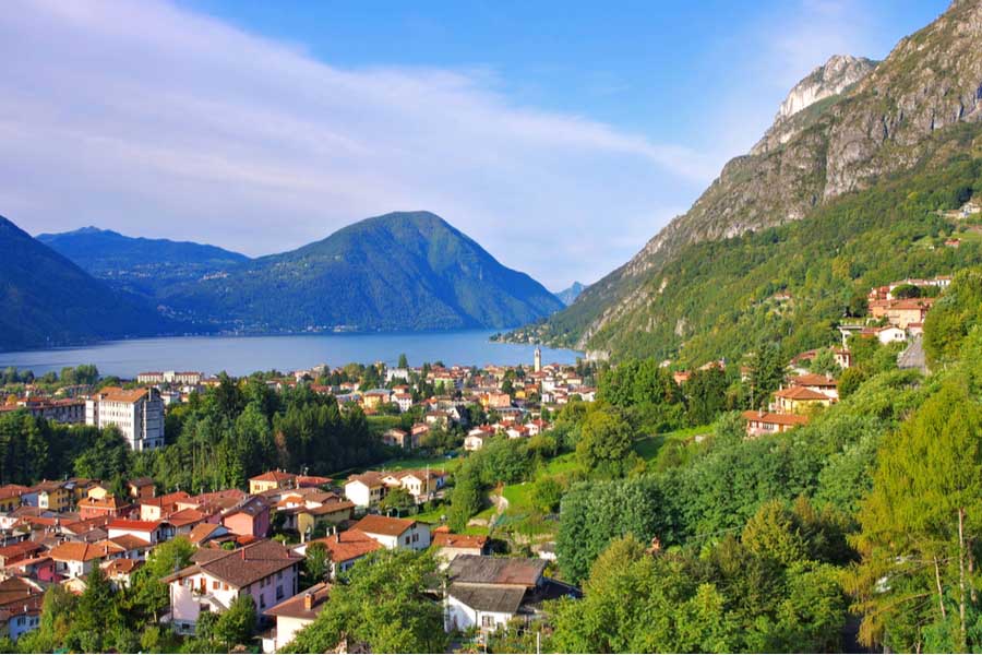 Het Lugano meer met Porlezza