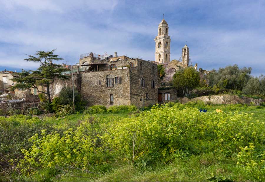 Ruïnes van de spookstad Bussana Vecchia