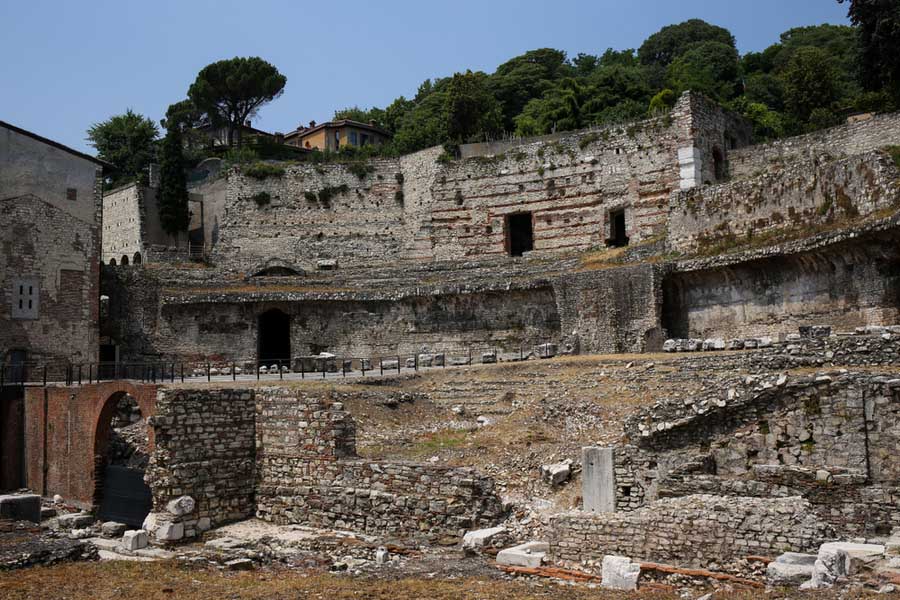 Ruïnes van het Teatro Romano