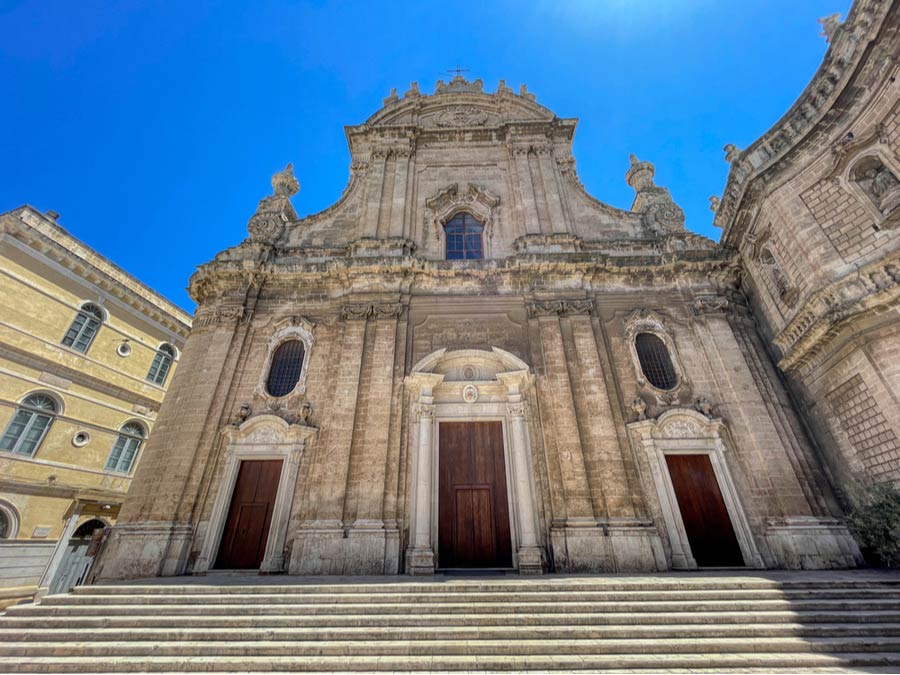 Facade van de kathedraal Cattedrale Maria Santissima della Madia